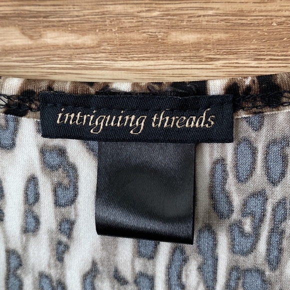 Intriguing Threads Animal Print Cowl Neck Top Size Large - Picture 6 of 7